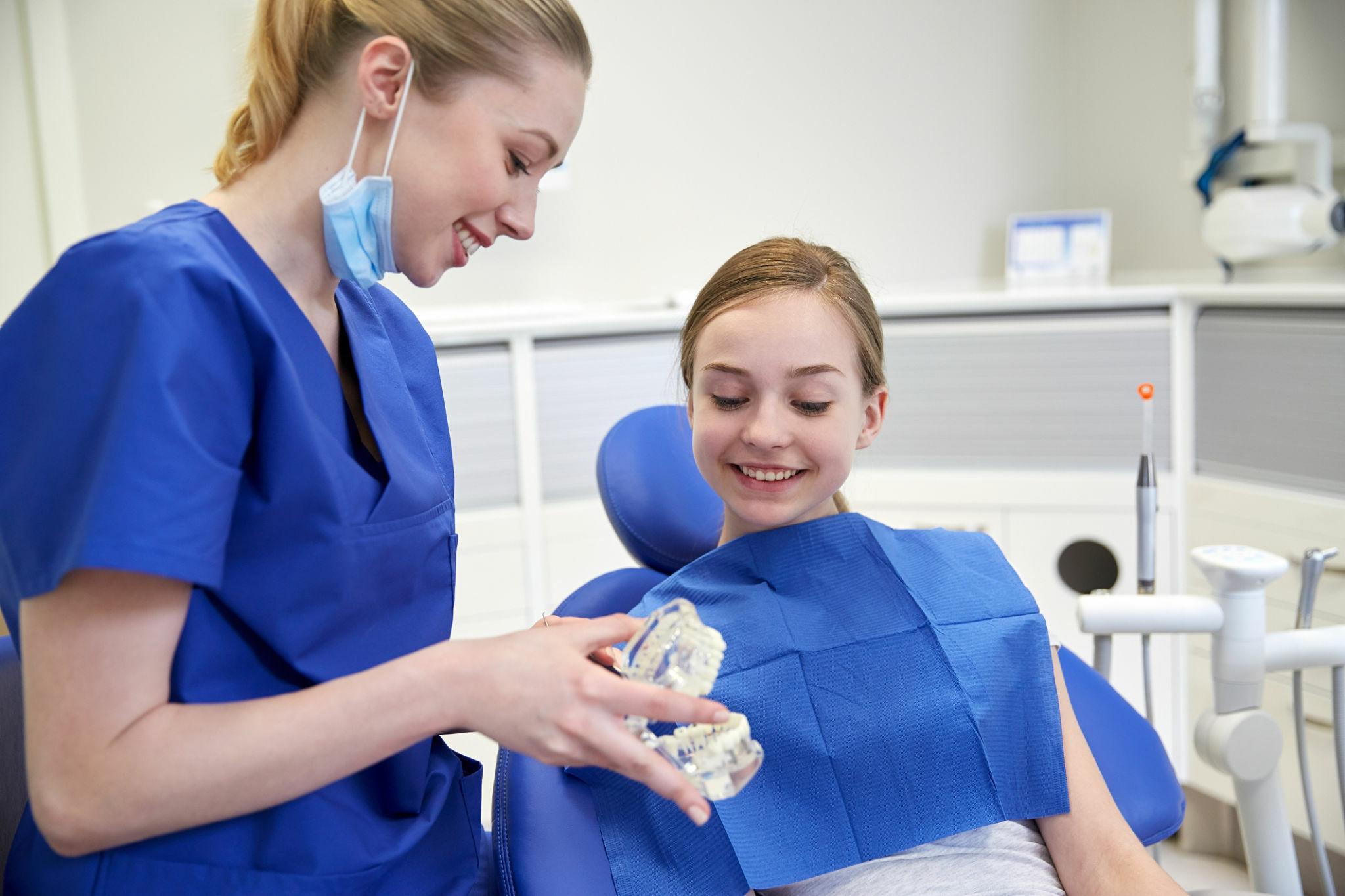 Invisalign Dentists vs. Traditional Orthodontists: What You Need to Know_2